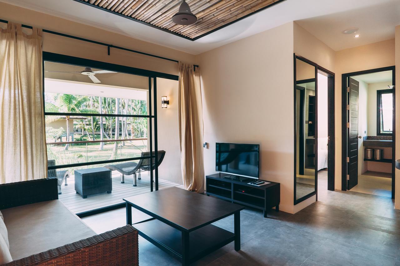 Le Motu Hotel Taling Ngam  Bagian luar foto