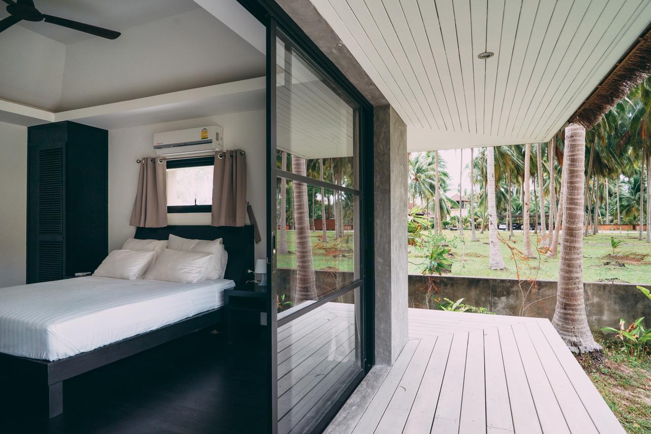 Le Motu Hotel Taling Ngam  Bagian luar foto